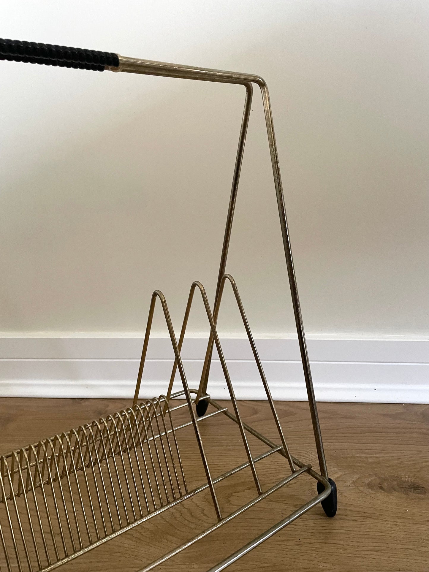 Vintage vinyl record holder for LPs and 45s