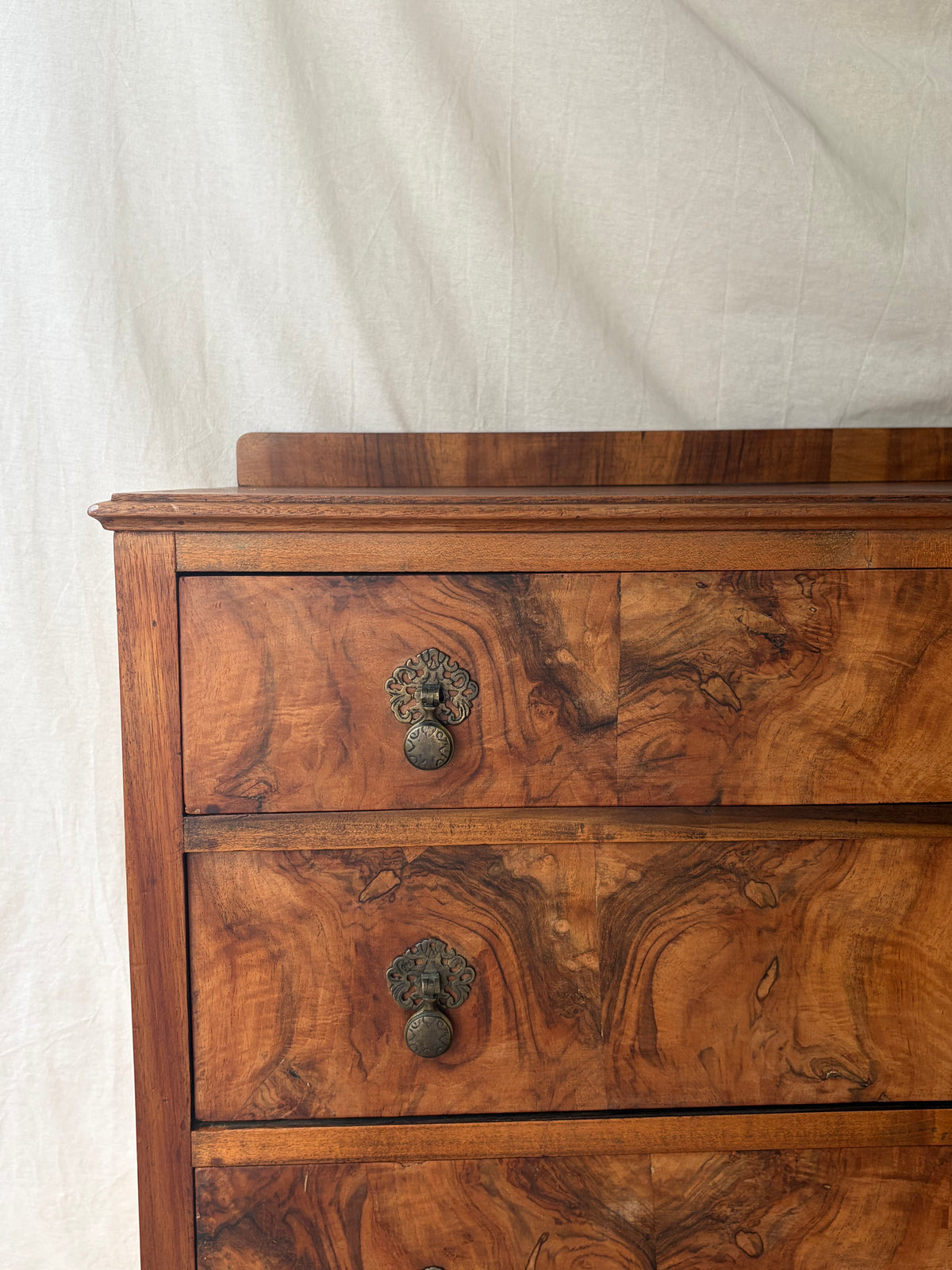 1930’s vintage burr walnut chest of drawers