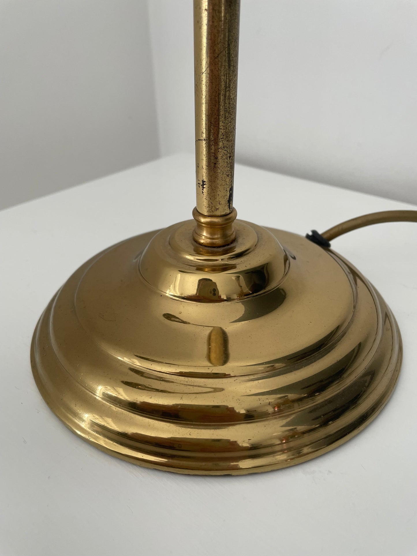 Brass clam shell desk lamp