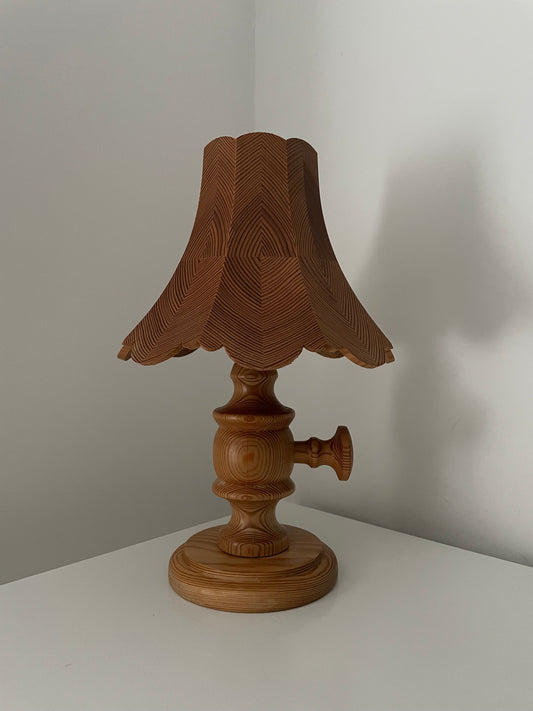 Pine wooden small lamp with scalloped edge