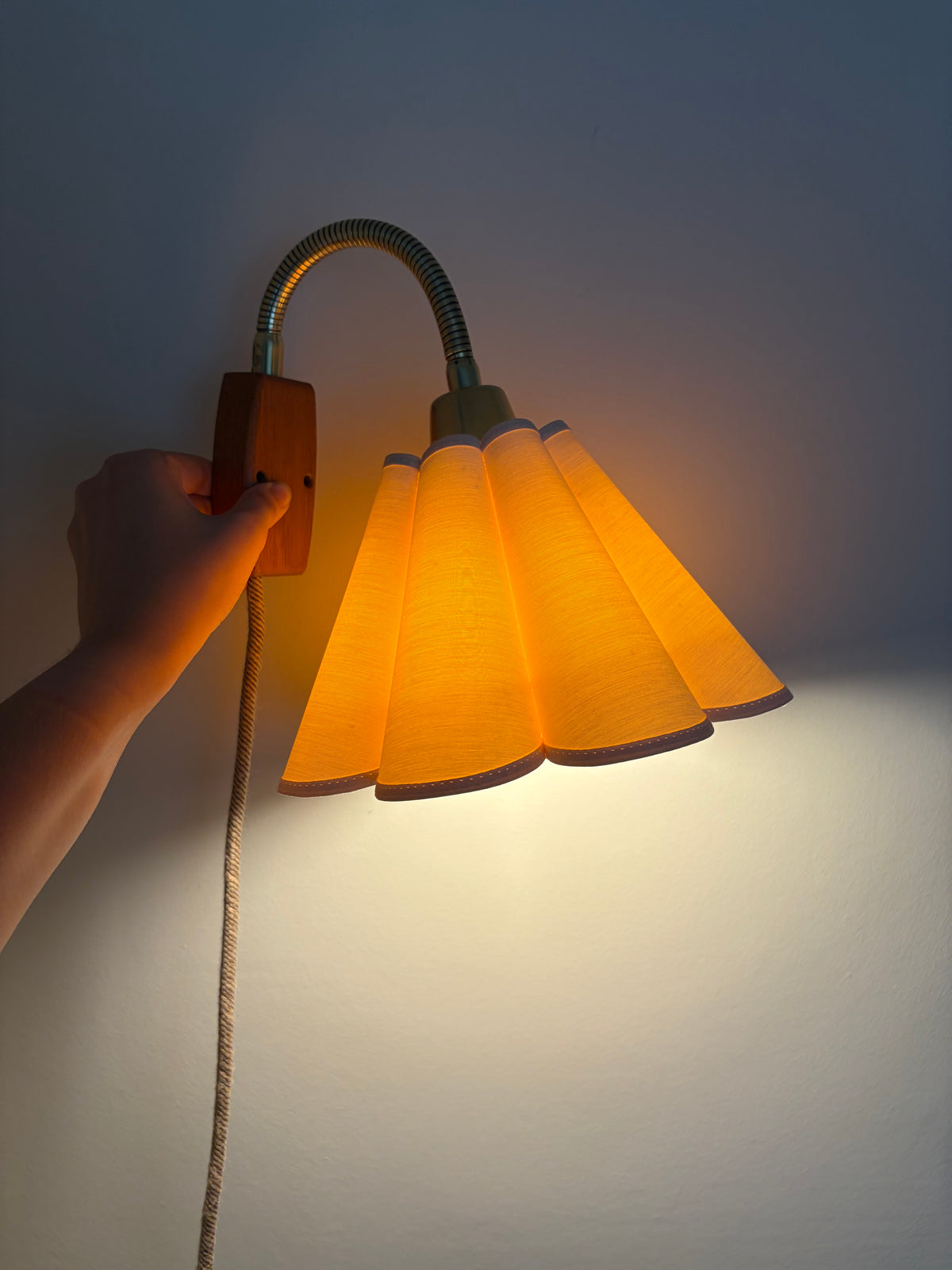 Pair of vintage wooden and brass gooseneck plug-in wall lights with scalloped shade