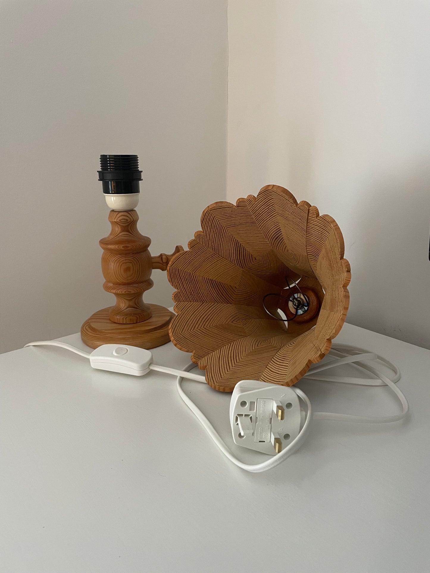 Pine wooden small lamp with scalloped edge