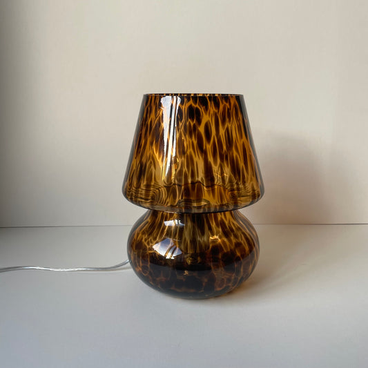 Mushroom lamp in a tortoise pattern