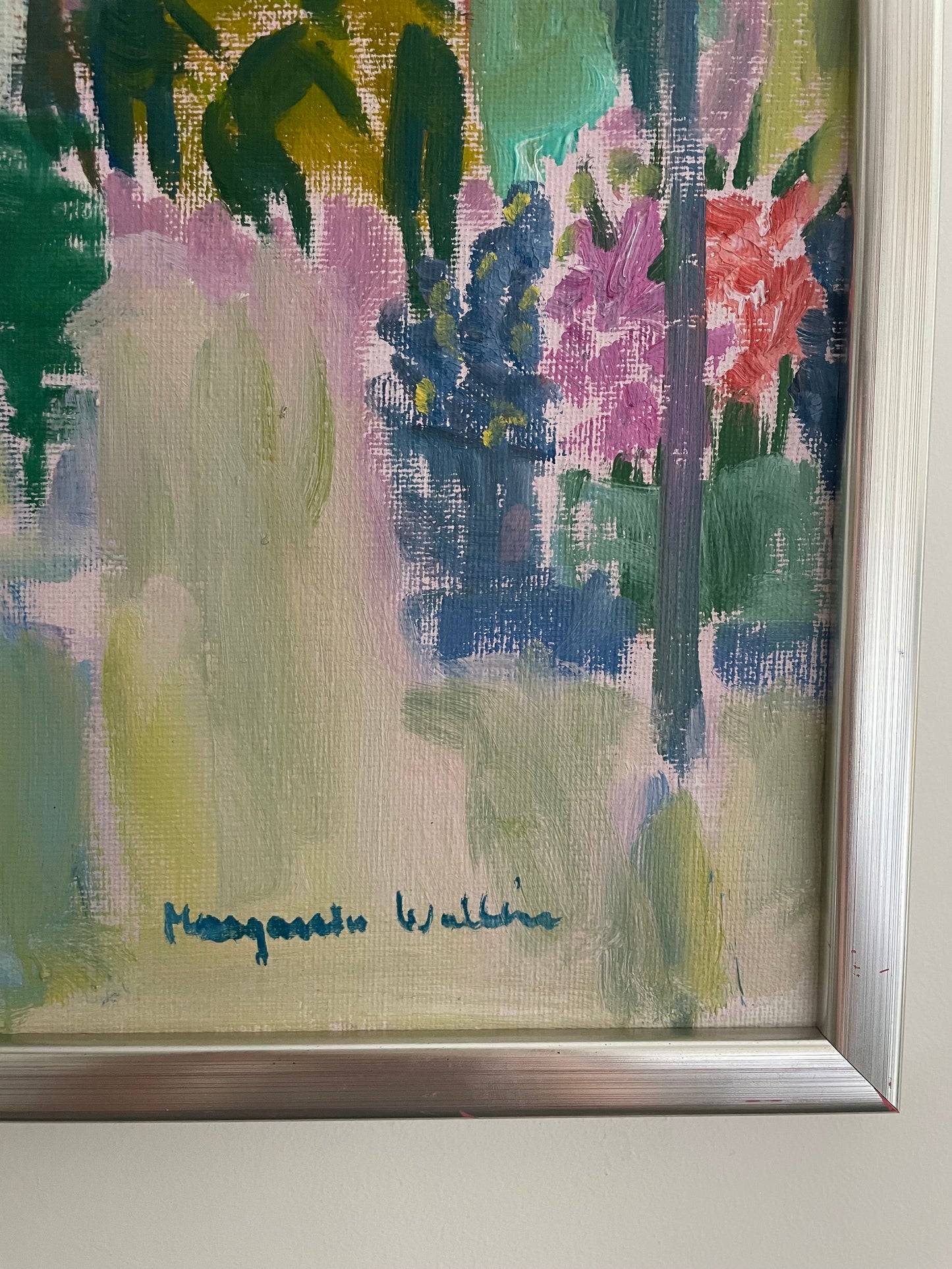 Lively promenade by Margareta Wallin