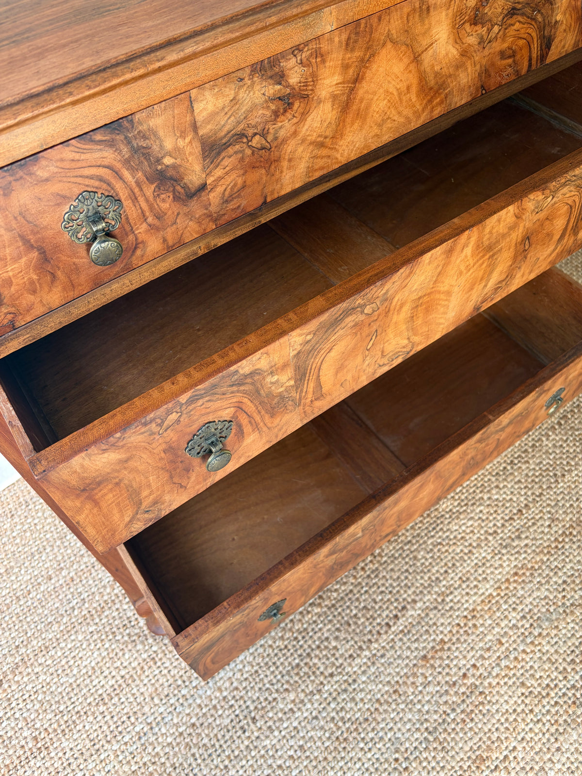 1930’s vintage burr walnut chest of drawers