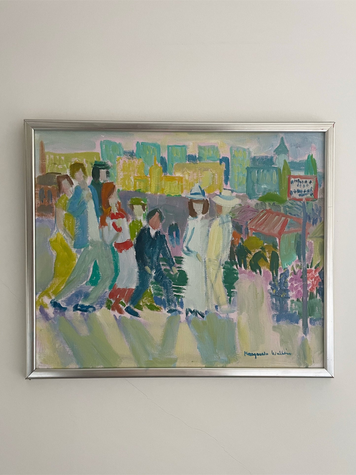 Lively promenade by Margareta Wallin