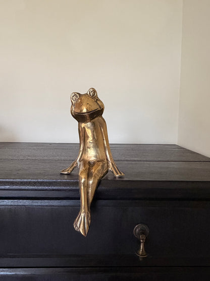 Vintage solid brass sitting frog