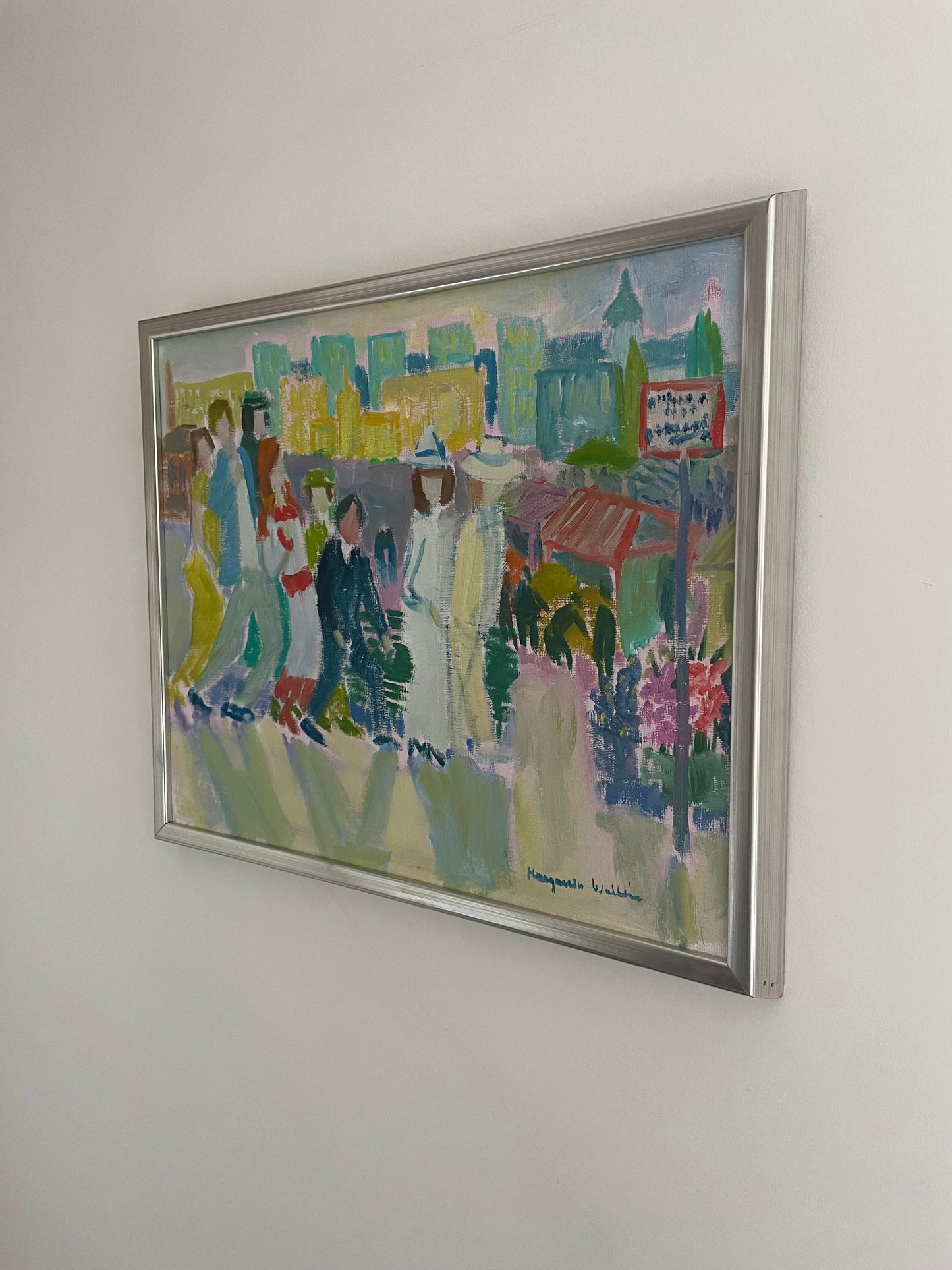 Lively promenade by Margareta Wallin