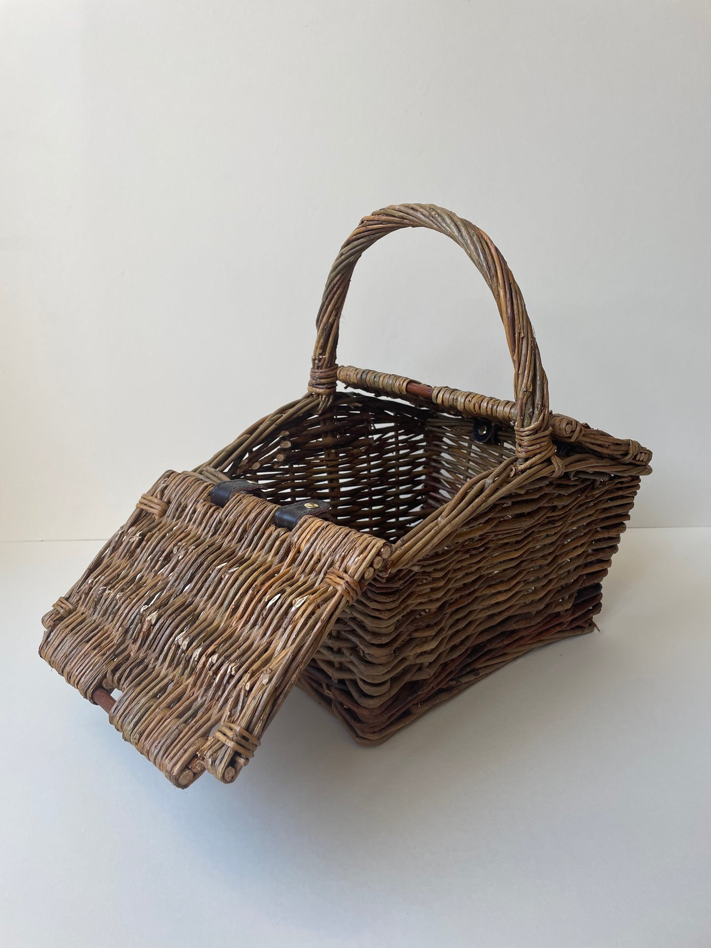 Wicker small basket