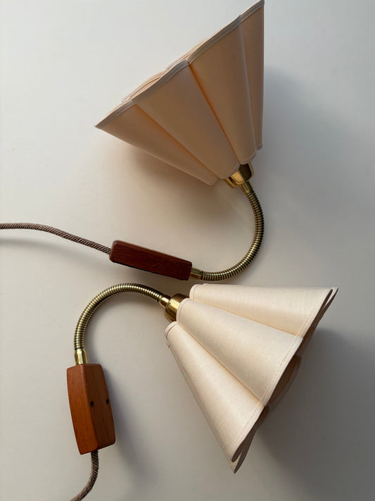 Pair of vintage wooden and brass gooseneck plug-in wall lights with scalloped shade