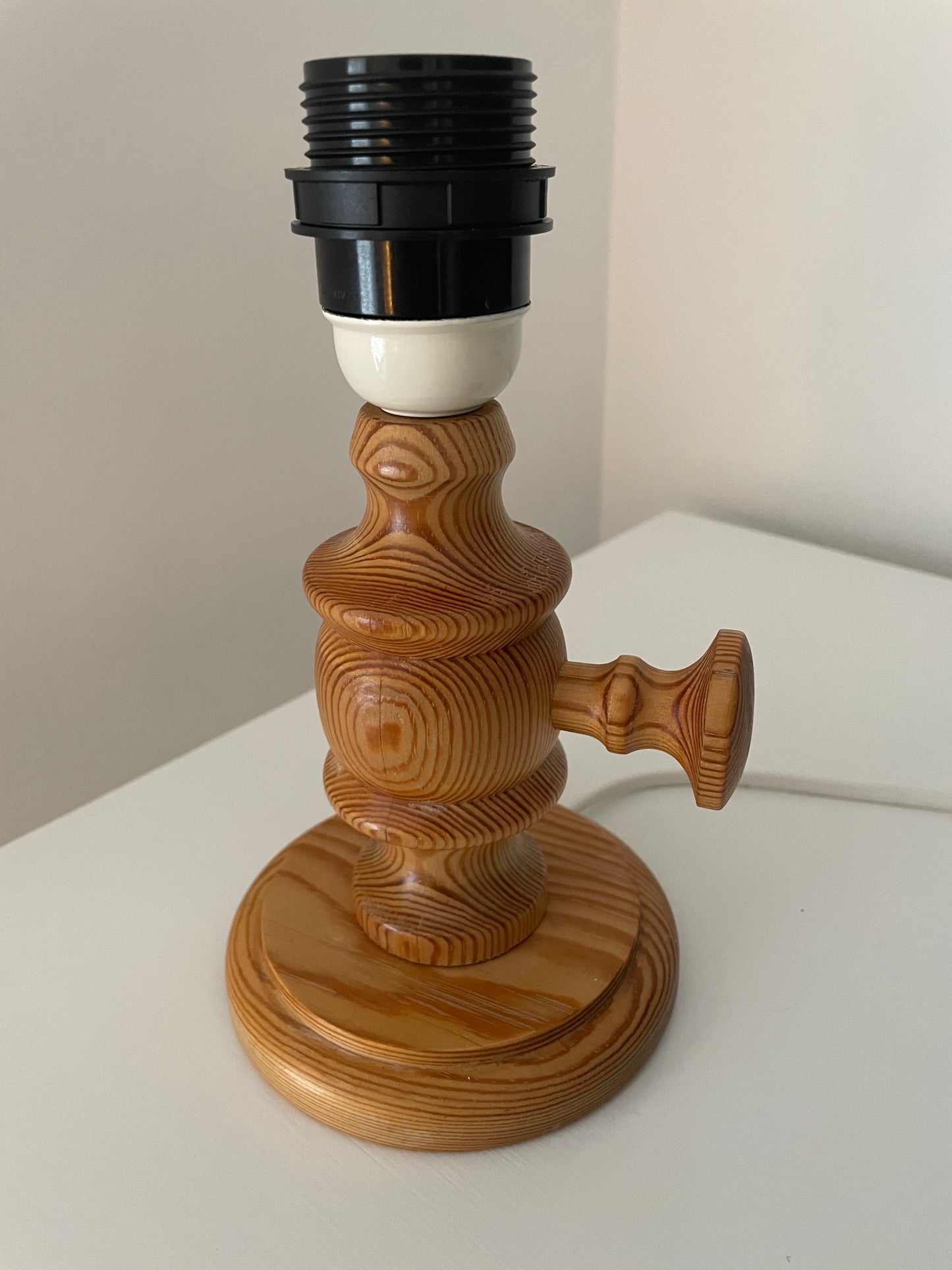 Pine wooden small lamp with scalloped edge