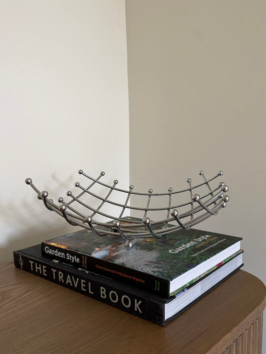 Metal mid-century vintage wire fruit bowl
