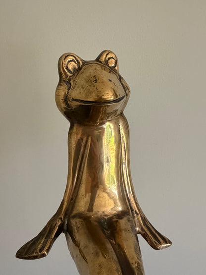 Vintage solid brass sitting frog