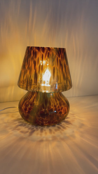 Mushroom lamp in a tortoise pattern